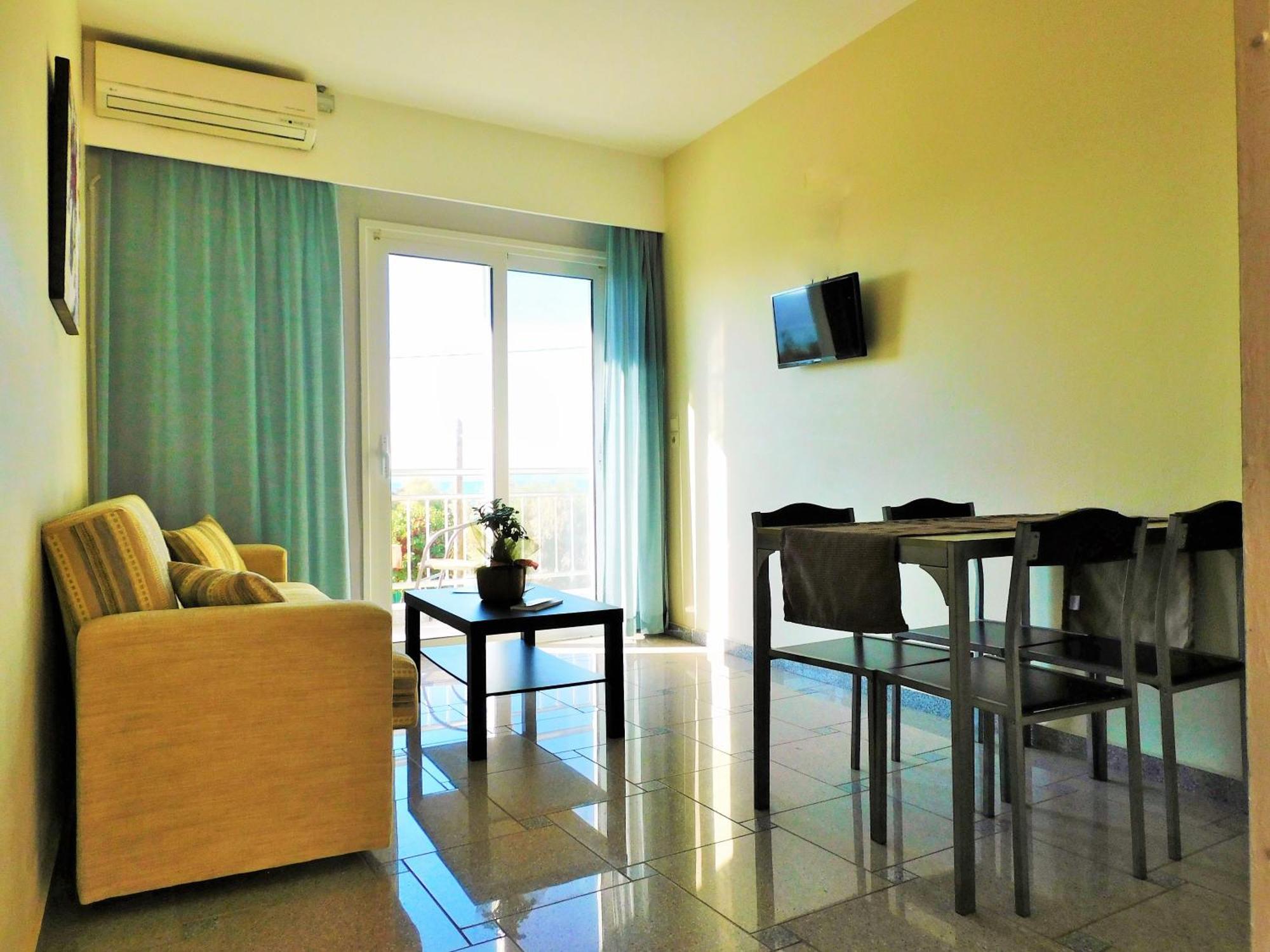 Arisvi All Seasons Hotel Skala Kallonis Buitenkant foto